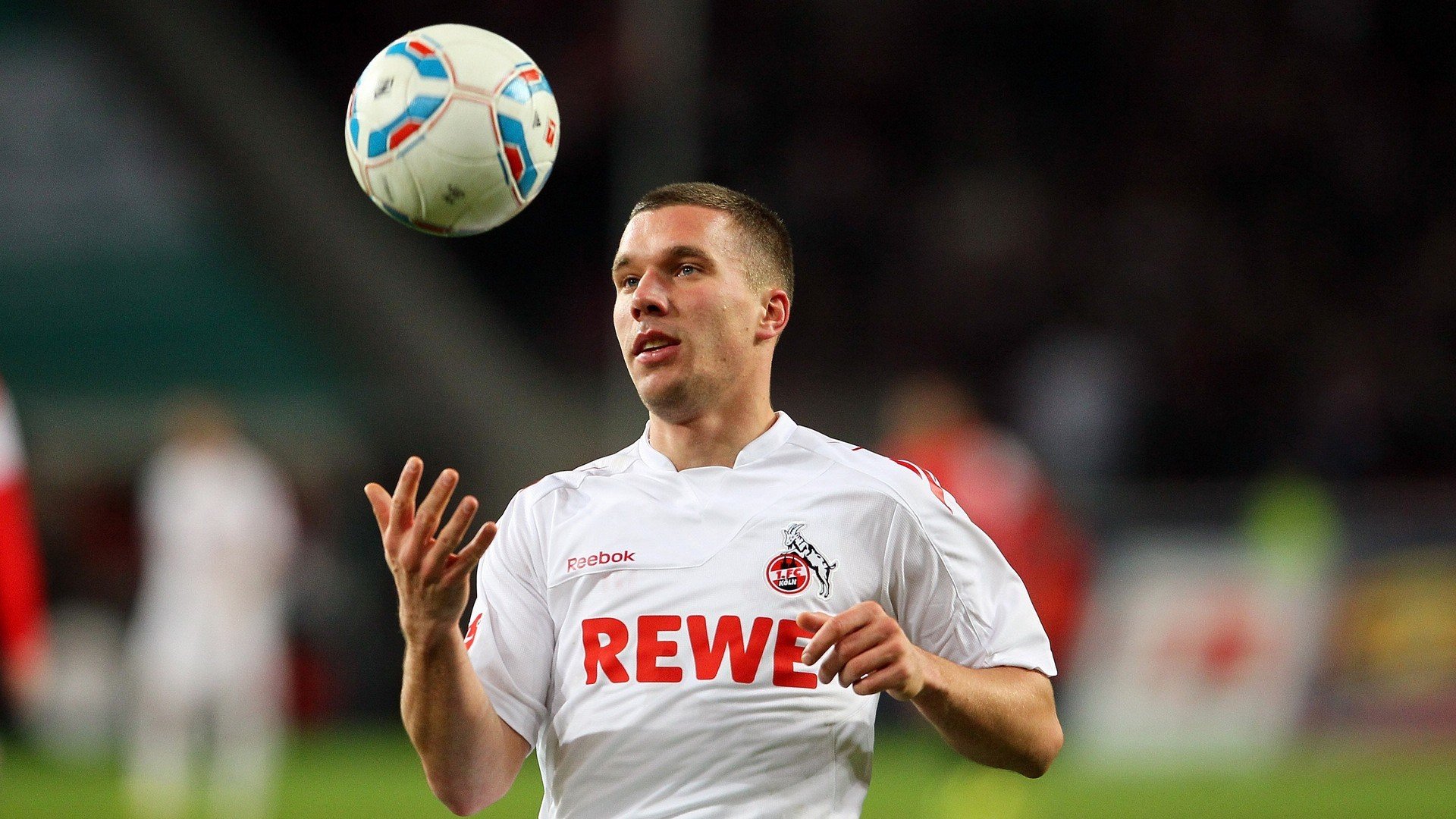 英超联赛争四形势持续紧张